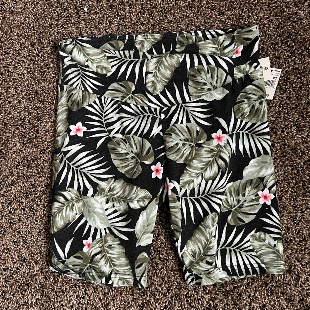NWT bike shorts